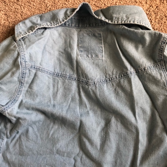 Lightweight Chambray Top - Picture 3 of 3
